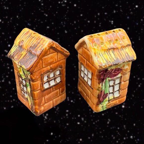Ceramic Salt and Pepper Shaker Set 2 pcs Cottage House Painted Made In Japan 3”T - Picture 1 of 8